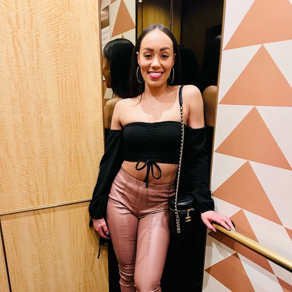 Meet your Posher, Tari - Picture 3 of 16